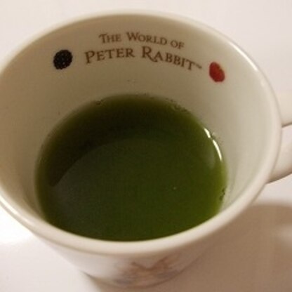 青汁と緑茶の組み合わせ、おいしいわぁ～（＾＿＾）緑茶好きだからかしら（笑）お気に入りの飲み物です（＾＿＾）おいしかったわぁ～（ニコニコ）ごちそう様♪